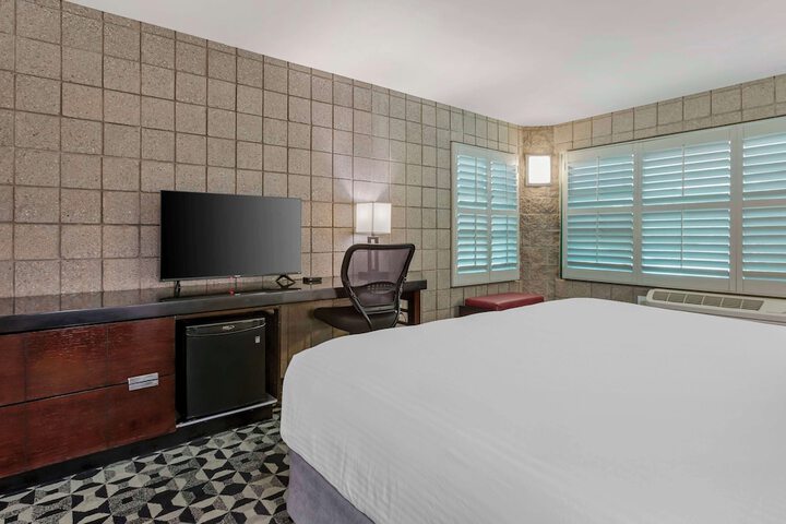 Room 36 of 43