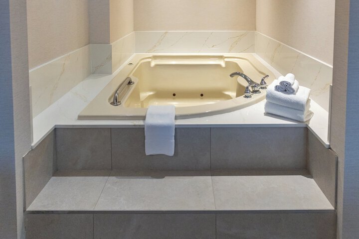 Holiday Inn Hotel & Suites St. Catharines Conference Center by IHG
