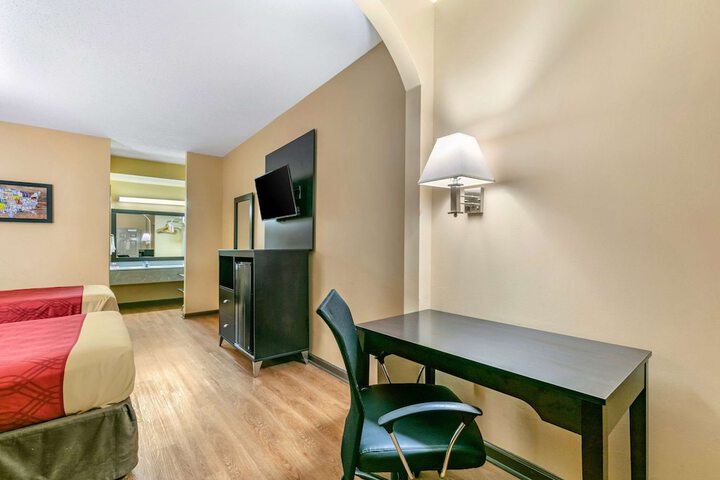 Room 11 of 34