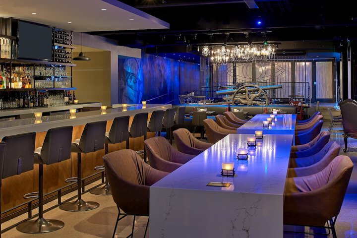 Lounge 60 of 82