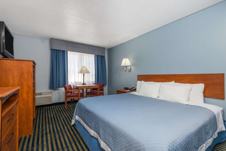 Room 7 of 27