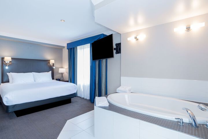 Room 41 of 60