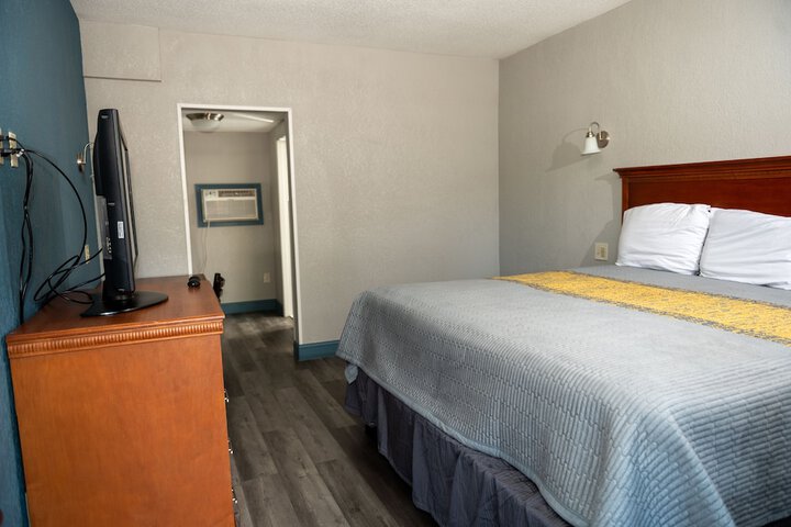 Room 7 of 17