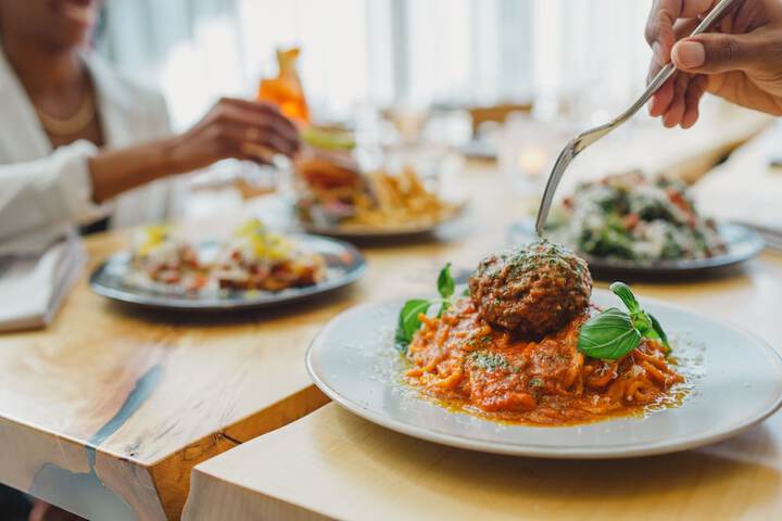 Dining 46 of 77