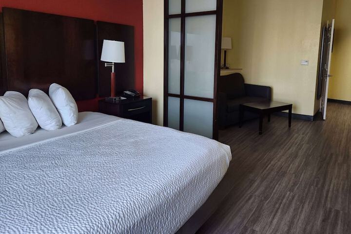 Room 12 of 32