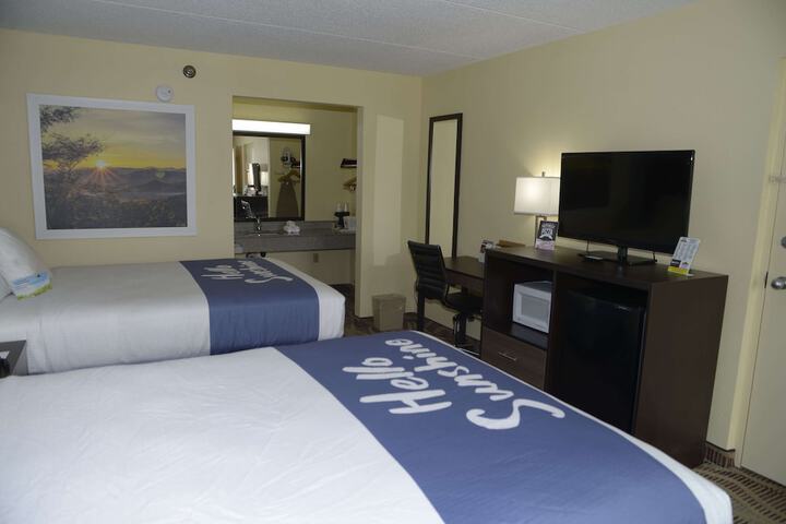 Room 8 of 23