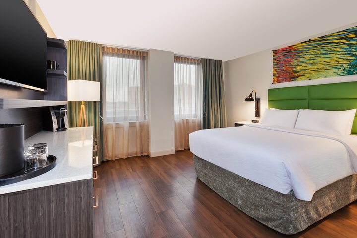 Room 30 of 50