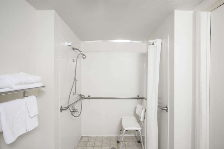 Super 8 by Wyndham Dandridge