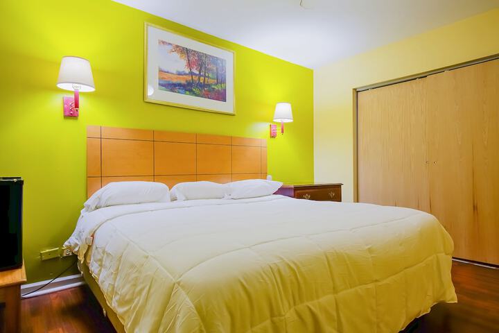 Hotel O Markham IL near Harvey / Tinley Park