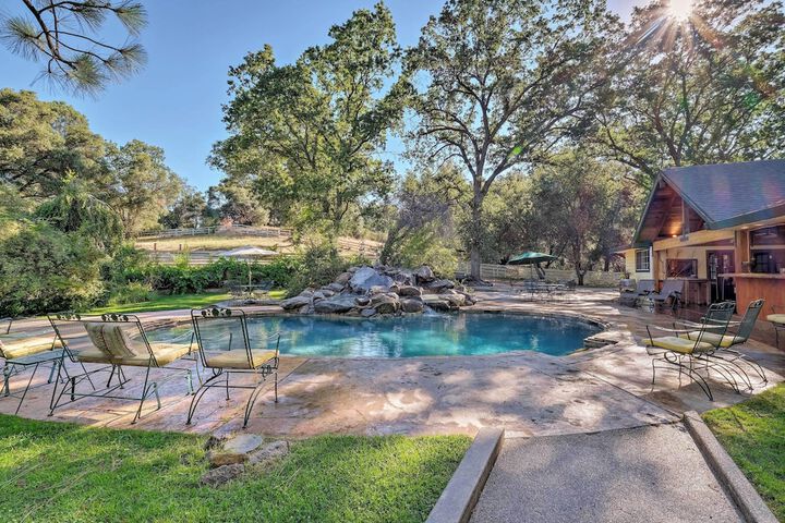 Sonora Home on 10 Resort Acres w / Shared Pool!