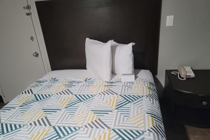 Room 14 of 19