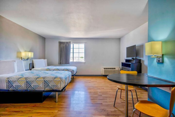 Room 27 of 36