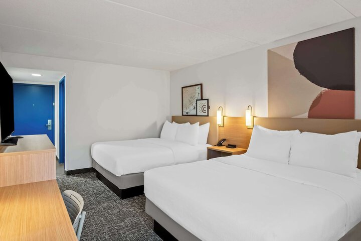 Spark by Hilton Stevensville