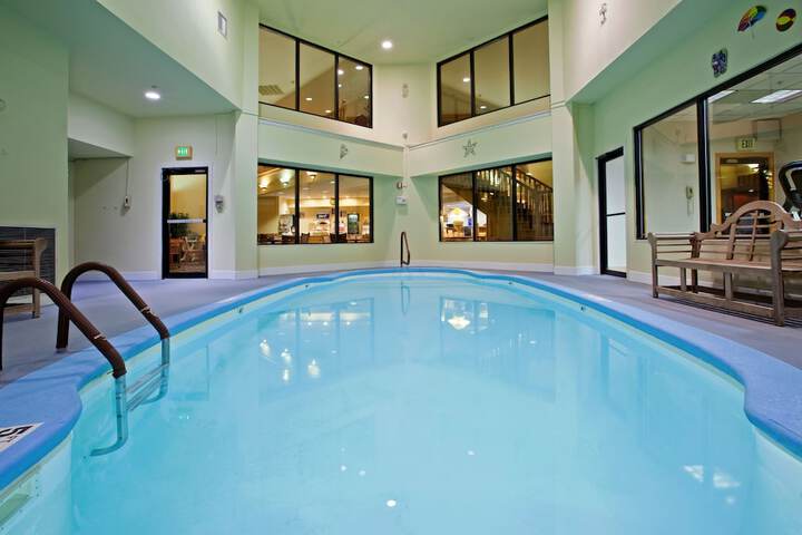 Pool 4 of 11