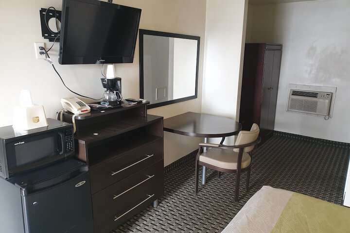 Room 12 of 35