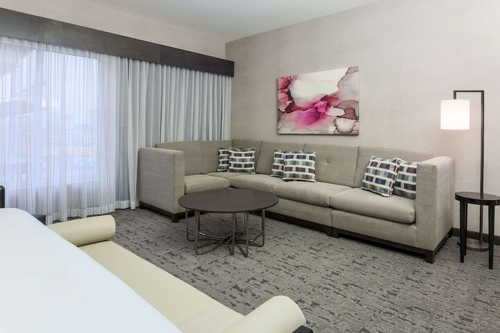 DoubleTree by Hilton Evansville