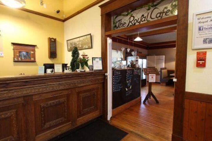 Royal Hotel Chilliwack