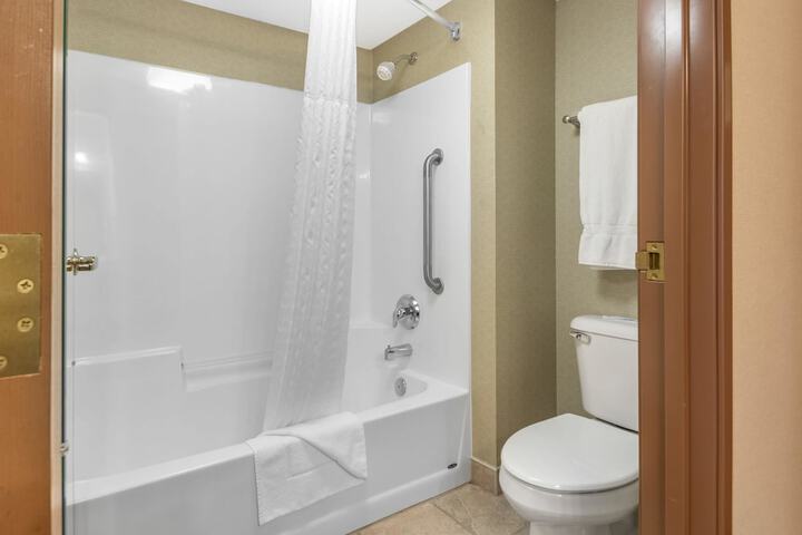 Room 8 of 35
