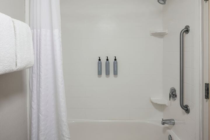 Room 34 of 48