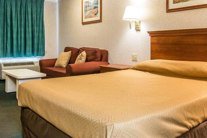 Rodeway Inn Madison Heights - Detroit