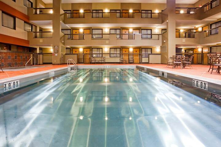 Holiday Inn & Suites Duluth Downtown by IHG