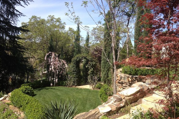 BARRETTA GARDENS INN