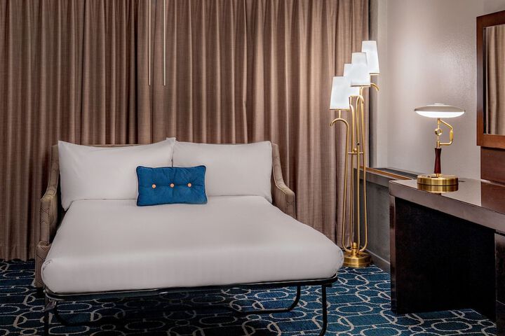 Room 27 of 57