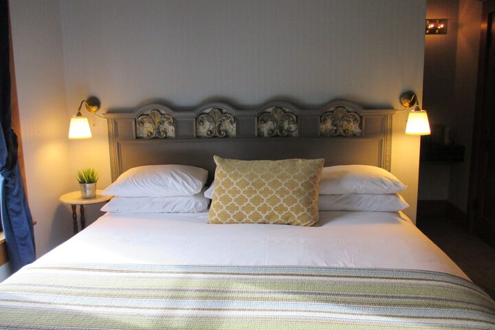 Room 9 of 36