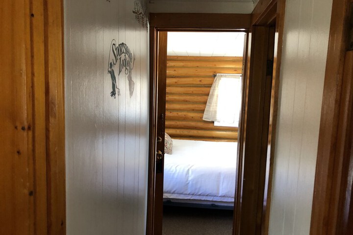 Sportsmans Lodge