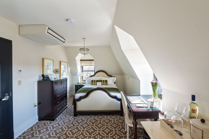 Room 50 of 79
