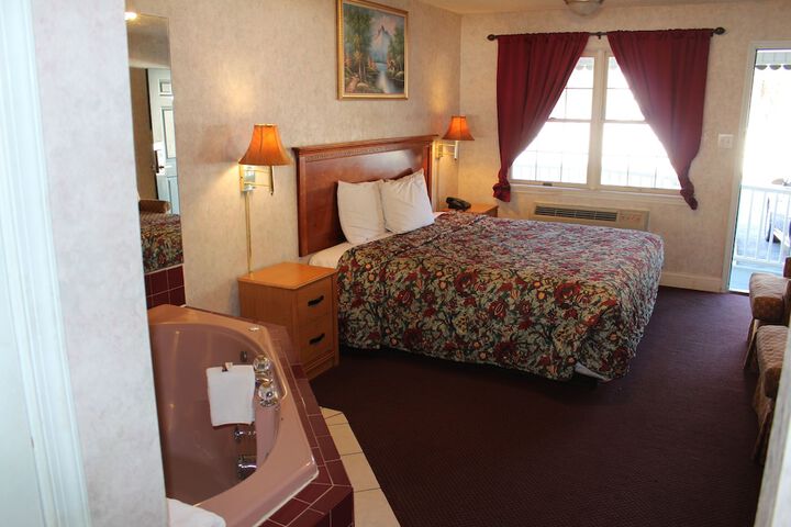 Room 14 of 28