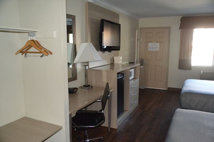 Room 16 of 25