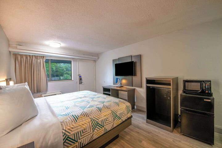 Room 21 of 24
