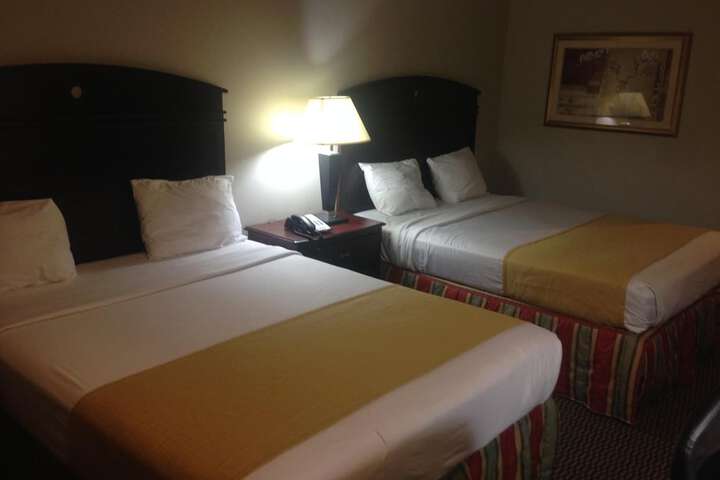 Room 12 of 25
