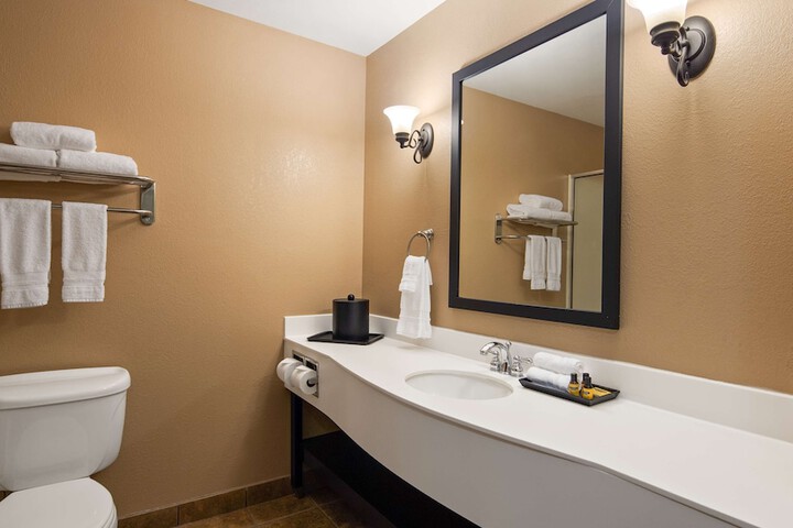 Room 16 of 24