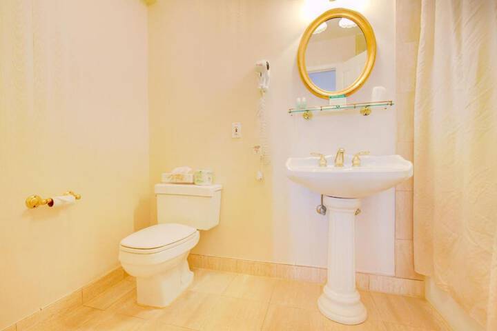 Room 155 of 191