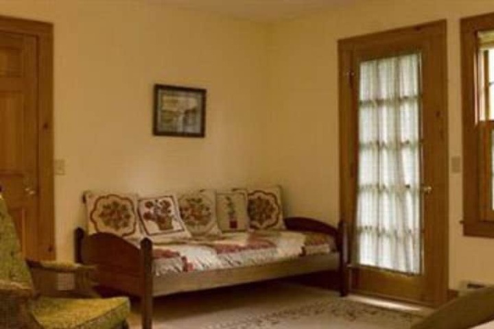 Arlingtons West Mountain Inn