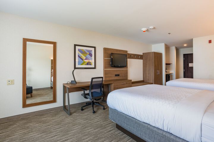 Room 11 of 40