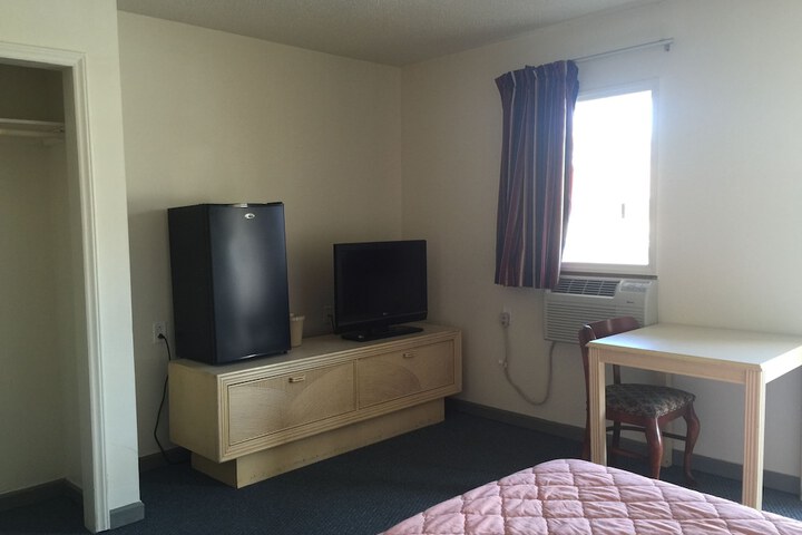 Room 9 of 13