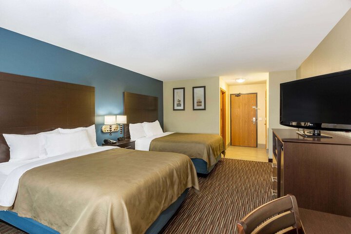 AmericInn by Wyndham Jefferson