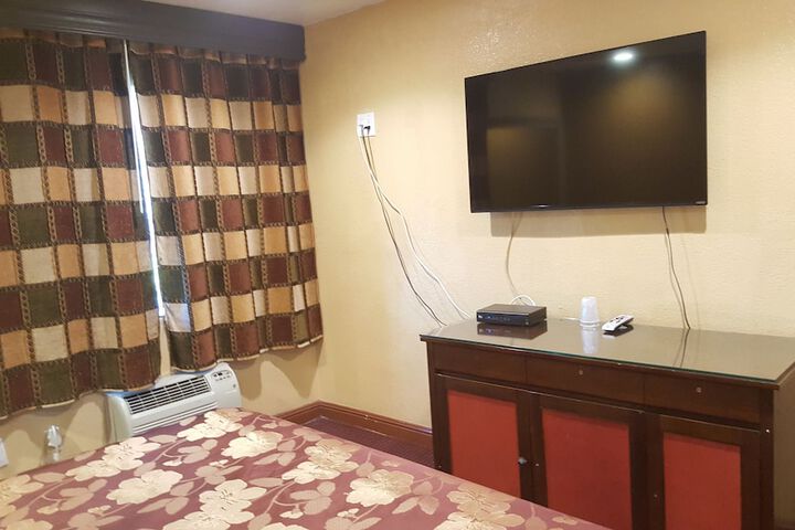 Room 18 of 36
