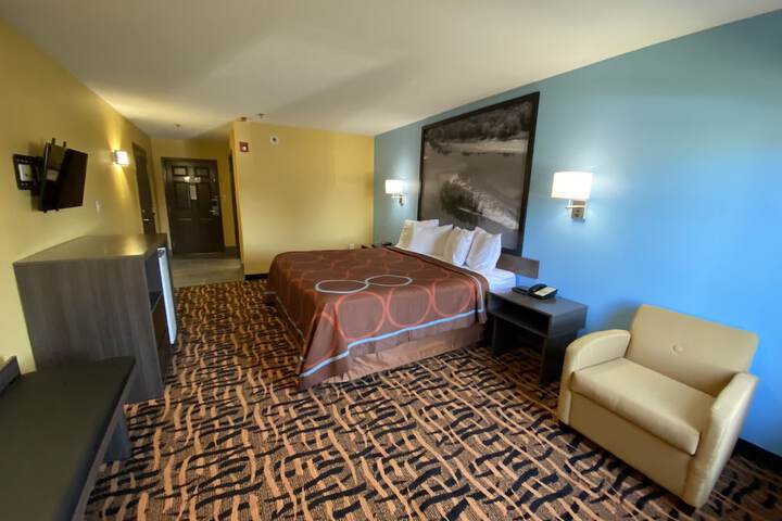 Room 18 of 34