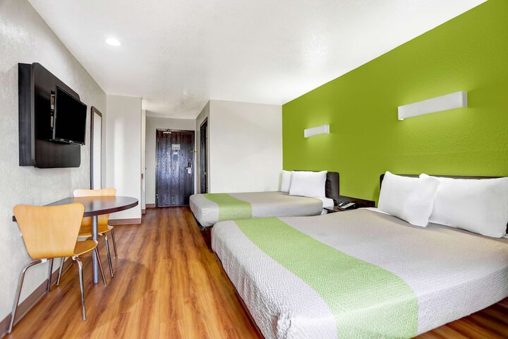 Room 34 of 48