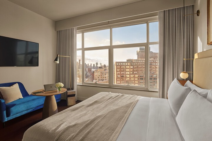Room 12 of 48