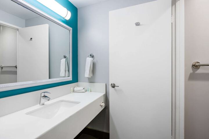 Room 15 of 21