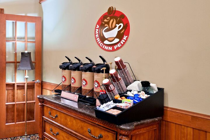 Breakfast/Coffee Service 29 of 33