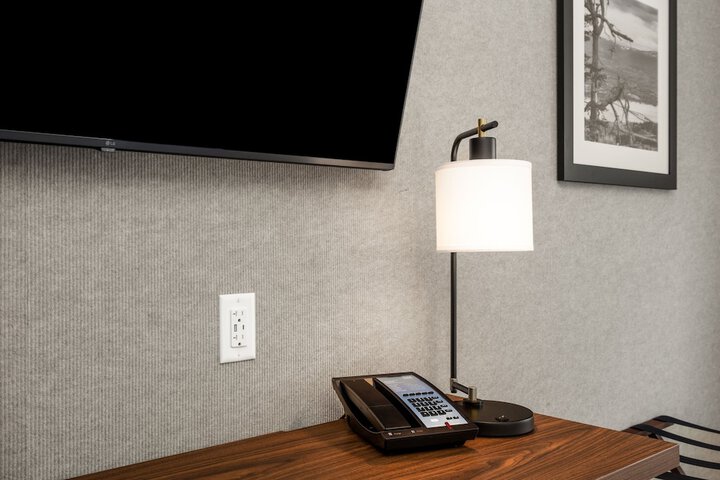 Four Points by Sheraton Kelowna Airport