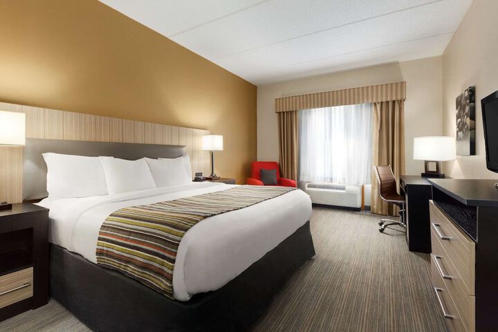 Room 8 of 18