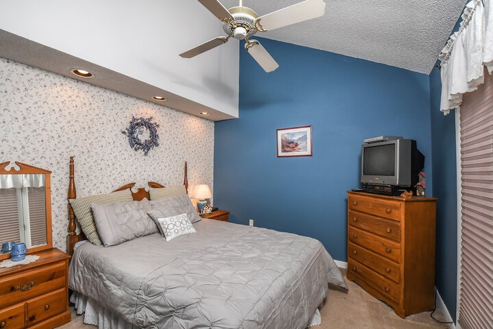 Room 11 of 24