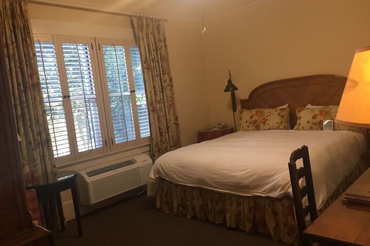 Room 34 of 94